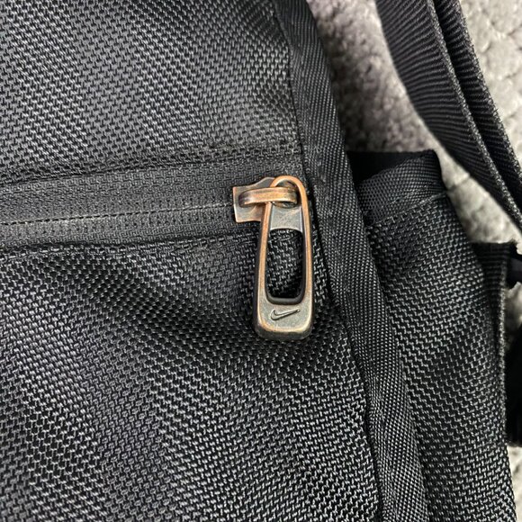 Nike Messenger Bag Black Departure Laptop Golf Crossbody Shoulder - Picture 4 of 16